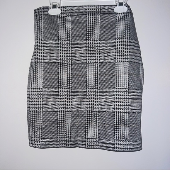 Plaid Skirt - Picture 2 of 4